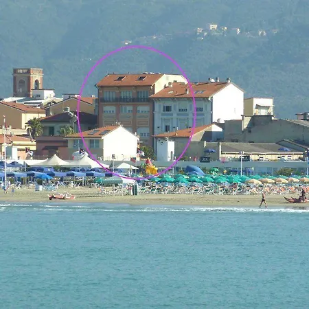 Liberty 3* Viareggio